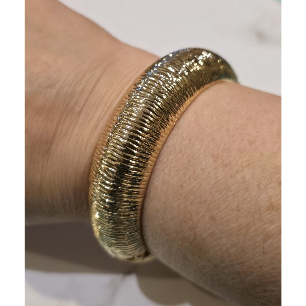 Gold Tone Ribbed Hinged Bangle Bracelet Textured Wide Statement Jewelry #1082